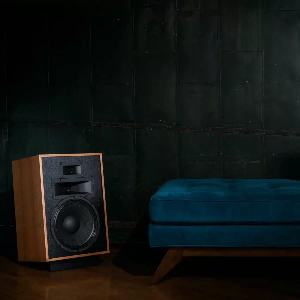 Klipsch_HeresyIV_singlenexttochair